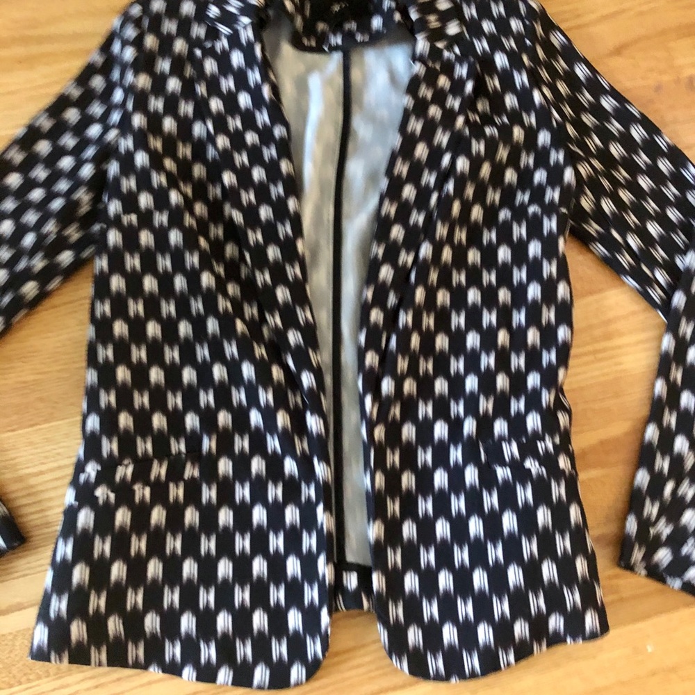 H&M Chic Patterned Blazer - Picture 5 of 10